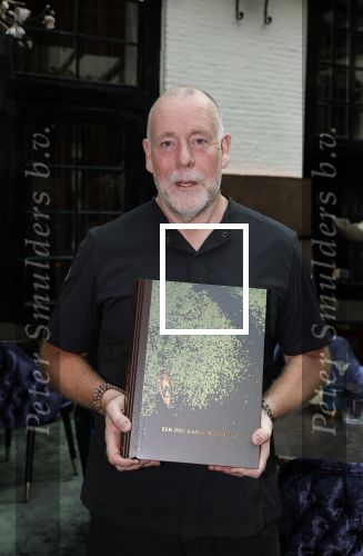 Zwolle 13 april 2026
Boekpresentatie een ode aan Jonnie Boer bij de Librije . Therese Boer en hun kinderen Jimmie Boer en Isabelle Boer waren natuurlijk aanwezig . Ron Blauw