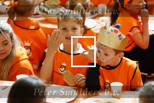 Zeewolde 17 april 2026
Samantha Charrak met zoontje bij koningsspelen met Koning Willem Alexander