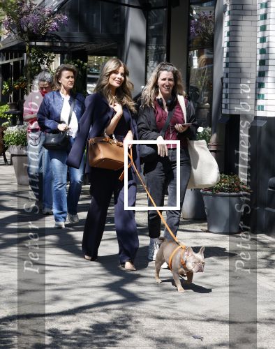 Amsterdam 21 april 2026
Stephanie Tency met haar hondje op de cornelis schuytstraat
