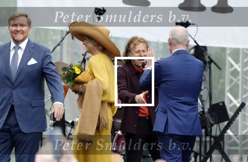 Dokkum 27 april 2026
Koningsdag is dit jaar in Dokkum . Namens de koninklijke familie zijn aanwezig : Koning Willem Alexander Koningin Maxima Prinses Amalia Prinses Alexia Prinses Ariane Prins Constantijn Prinses Laurentien Prins Maurits Prinses Marilene Prins Bernhard Prins Floris Prinses Aimee Prins Pieter Christiaan en Prinses Anita . Syb v d Ploeg