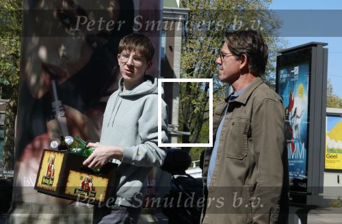 Amsterdam 24 april 2026
Twan Huys met zijn zoon op straat in Amsterdam