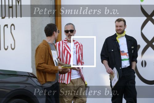 Amsterdam 22 april 2026
Presentatie nieuwe L Homo . Nicolas Keenan staat op de cover . Viktor Horsting met partner (r) en een kennis links