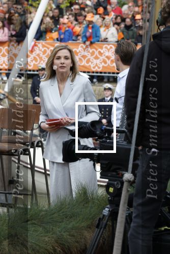 Dokkum 27 april 2026
Koningsdag is dit jaar in Dokkum . Namens de koninklijke familie zijn aanwezig : Koning Willem Alexander Koningin Maxima Prinses Amalia Prinses Alexia Prinses Ariane Prins Constantijn Prinses Laurentien Prins Maurits Prinses Marilene Prins Bernhard Prins Floris Prinses Aimee Prins Pieter Christiaan en Prinses Anita .