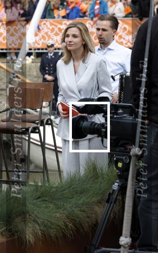 Dokkum 27 april 2026
Koningsdag is dit jaar in Dokkum . Namens de koninklijke familie zijn aanwezig : Koning Willem Alexander Koningin Maxima Prinses Amalia Prinses Alexia Prinses Ariane Prins Constantijn Prinses Laurentien Prins Maurits Prinses Marilene Prins Bernhard Prins Floris Prinses Aimee Prins Pieter Christiaan en Prinses Anita .