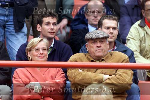 16 mei 1999
Jan Timmer met zijn vriendin tijdens de wedstrijd PSV-AZ, eindstand 7-1