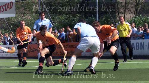 2 mei 1999
Oranje Zwart-Bloemendaal 2-2
Hockey