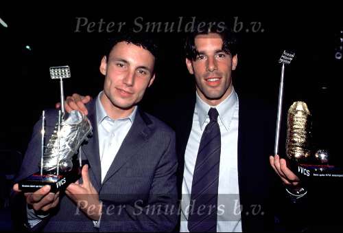 24 mei 1999 VVCS Gala met op de foto Ruud v Nistelrooy als beste speler en zijn toekomstige teamgenoot MARK van BOMMEL als meest talentvolle speler van het seizoen 1998/1999