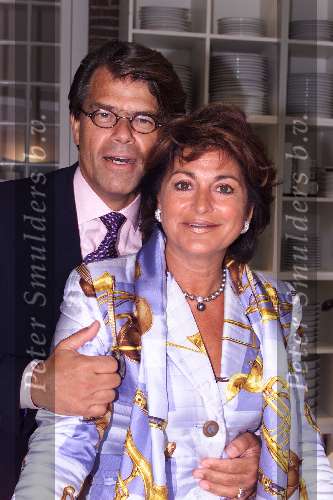Naarden 28 mei 2000
Brunch bij het Arsenaal.
Emile Ratelband met Christine Kroonenberg