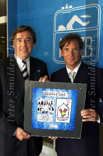 Den Haag 15 mei 2000
Uitreiking CD van Gerard Joling NUMERO UNO
hier samen op de foto met de commissaris van de koningin van Friesland Ed Nijpels