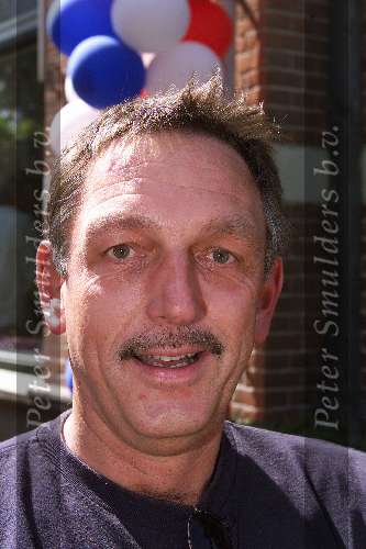 Hilversum 5 mei 2000
1e uitzending Radio Nationaal.
Henk Mouwe