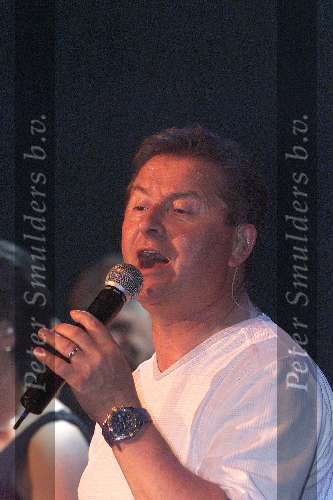 Vlaardingen  7 mei 2000
BZN optreden in schouwburg in Vlaardingen.
Jan Keizer.