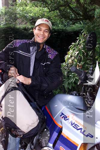Bussum 31 mei 2000 
Omroep Barbeque bij Jan Tabak.
Jon Jones op zijn moter