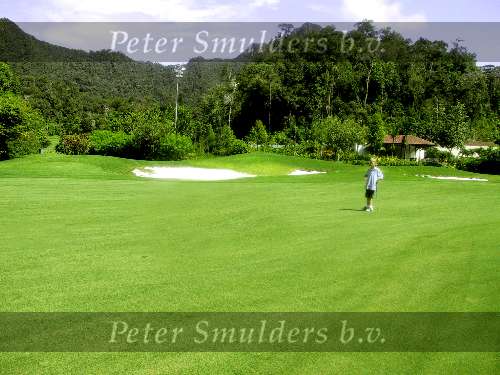 Langkawi 29 mei 2000

Junior smulders op hole 18 met wim slaats


PETER SMULDERS BV