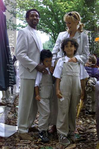 21 juli 1999
Walibi Flevohof
Manon Thomas met man en  haar kinderen