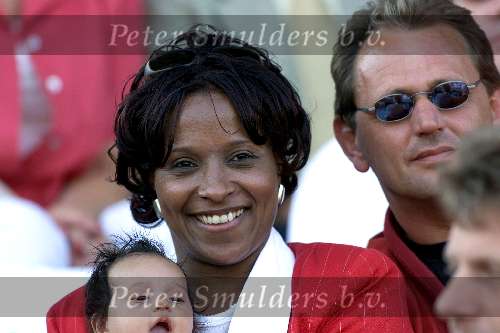 Amsterdam 13 mei 2000
Heropening Olympisch Stadion door Prins Willem Alexander
Nelli Cooman met man en baby