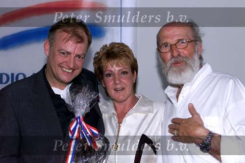 Hilversum 5 mei 2000
1e uitzending Radio Nationaal.
Riny Schreyenber Marianne weber en Piere Kartner
