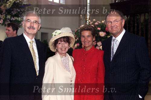 Naarden 27 mei 2000
Afscheidsreceptie Joop vd Ende
Sjoukje Hooymaayer met haar man en Joop v d Ende en Janine vd Ende