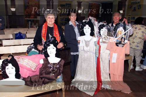 Leiden 28 mei 2000
Veiling van jurken van zangeres zonder naam
ZZN