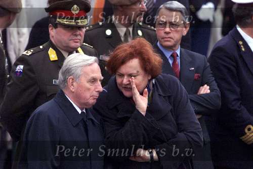 Amsterdam 4 mei 2001
Jeltje Nieuwenhoven  en Korthals Altes