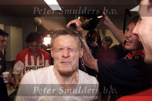 Eindhoven 6 mei 2001
PSV-Heerenveen 3-0
PSV landskampioen.
Johann Vogel en Arnold Bruggink