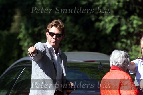 Blaricum 23 mei 2001
 John de Mol Jr met politie na auto ongeluk.
 

Peter Smulders bv