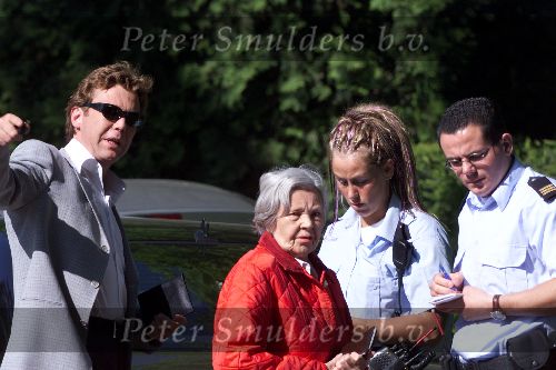 Blaricum 23 mei 2001
 John de Mol Jr met politie na auto ongeluk.
 

Peter Smulders bv