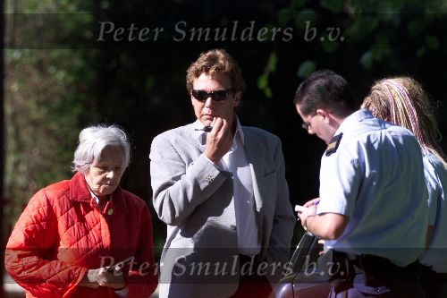 Blaricum 23 mei 2001
 John de Mol Jr met politie na auto ongeluk.
 

Peter Smulders bv