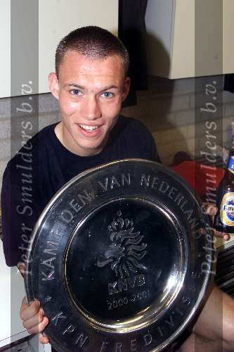 Eindhoven 6 mei 2001
PSV-Heerenveen 3-0
PSV Landskampioen 2000/2001
Kevin Hofland