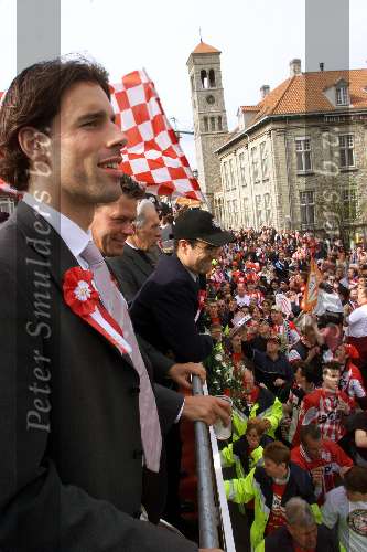 Eindhoven 6 mei 2001
PSV-Heerenveen 3-0
PSV Landskampioen 2000/2001
Ruud v Nistelrooy