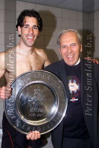 Eindhoven 6 mei 2001
PSV-Heerenveen 3-0
PSV Landskampioen 2000/2001
Ruud v Nistelrooy en harry v raay