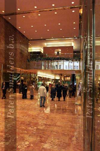 New York 19 november 2000
Winkels op de fifth Avenue
Trump Tower