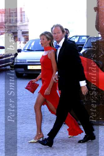 Amsterdam 12 mei 2001
Bal van Prins Constantijn en Laurentien op het paleis op de dam.
Sexy Vanessa Loudon met man