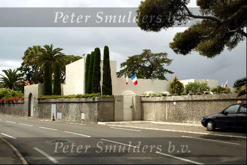 Juan les Pins 4 mei 2002
Huis Alain Delon en Rosalie v Breemen