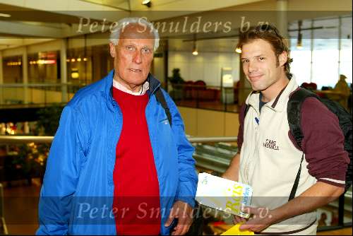 Amsterdam 5 mei 2002
Willem Oltmans en Bart BB op schiphol