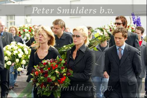 Hilversum 30 mei 2002
Begrafenis Bart de Graaff
Bridget Maasland