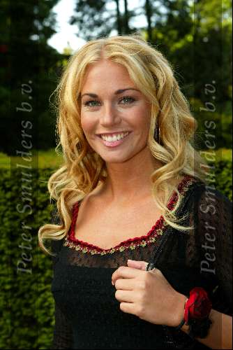 Hooge Vuursche 31 mei 2002
Presentatie tijdschrift van Glamago
Ellemieke Vermolen