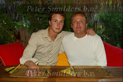 Curacao 20 mei 2002
Princess model of the year .
gordon en Adriaan