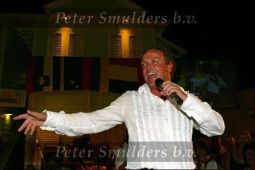 Curacao 21 mei 2002
Princess model of the year competition.
Gordon met modellen