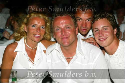 Curacao 23 mei 2002
princess model of the year verkiezing.
hein vergeer en gordon met partners