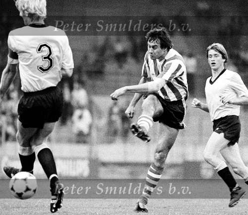 Eindhoven, 28 Augustus 1981
PSV-NEC , eindstand 3-0
Huub Stevens