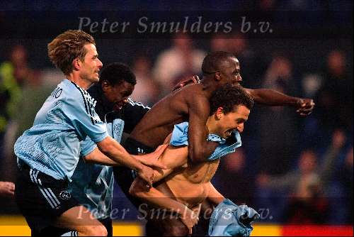 12 / 5 / 2002 Rotterdam, Finale Amstel Cup FC Utrecht /Ajax 2-3
Matchwinnaar Zlatan Ibrahimovitc met Hatem Trabelsi, Pius Ikedia en Andre Bergd¿lmo