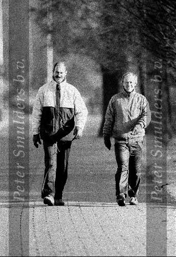 1986
Jan Reker wandelend tussen Venlo en Vessem in de vroege ochtend nadat Jan reker een weddenschap had verloren met de selektie van VVV