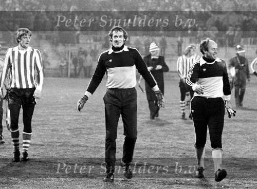 Eindhoven, 12 januari 1980
PSV-AZ 67
Jan v Beveren en Eddy Treytel geheel links Piet Wildschut