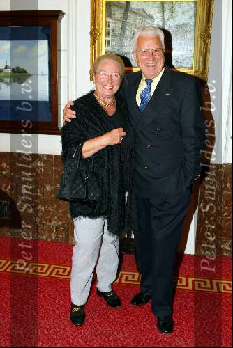 Den Haag 18 mei 2002
Gala t.b.v. het Liliana Fonds in Hotel des Indes.
Paul v Gorcum met vrouw