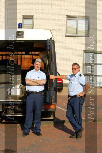 Capelle aaan de Ijssel 17 mei 2002
Jan Peter Balkenende vertrek bij zijn huis
Politiebewaking