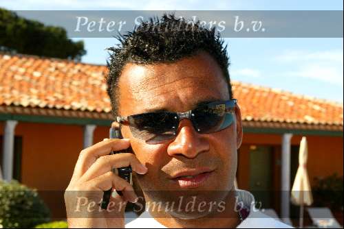 St Tropez 4 mei 2002
Ruud Gullit met gsm