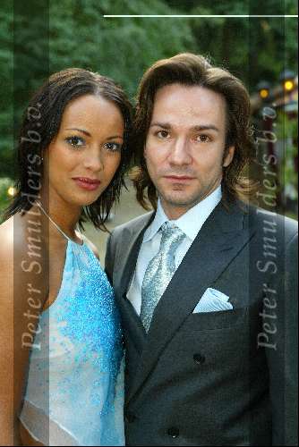 Hooge Vuursche 31 mei 2002
Presentatie tijdschrift van Glamago
Sonja Silva met Spiros