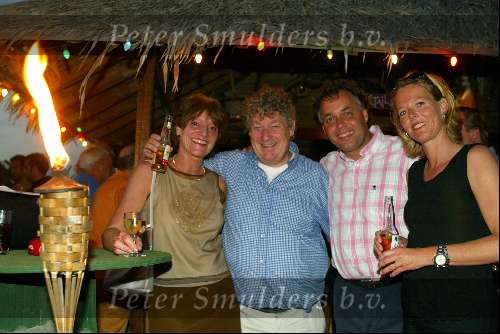 Curacao 20 mei 2002
Princess model of the year vekiezing.
aad ouborg met vrouw en Tonny Eyk met vrouw