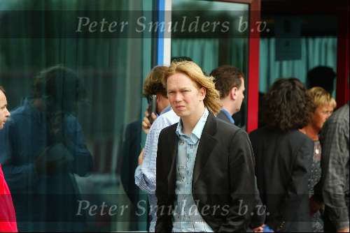 Hilversum 30 mei 2002
Begrafenis Bart de Graaff.
zanger van van dik hout