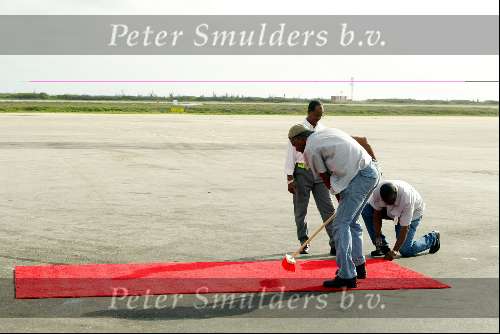 Curacao 67 mei 2002
Prins Willem Alexander en Maxima bezoeken Curacao
vliegveld curacao  Rode loper
